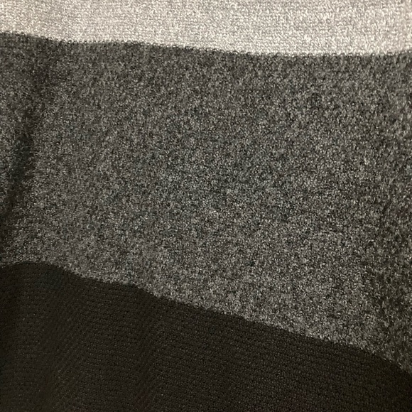 Sweater - Picture 3 of 7